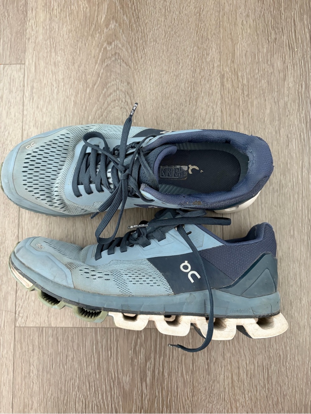 On Running on cloud Cloudswift Lace-Up Sneakers in Blue